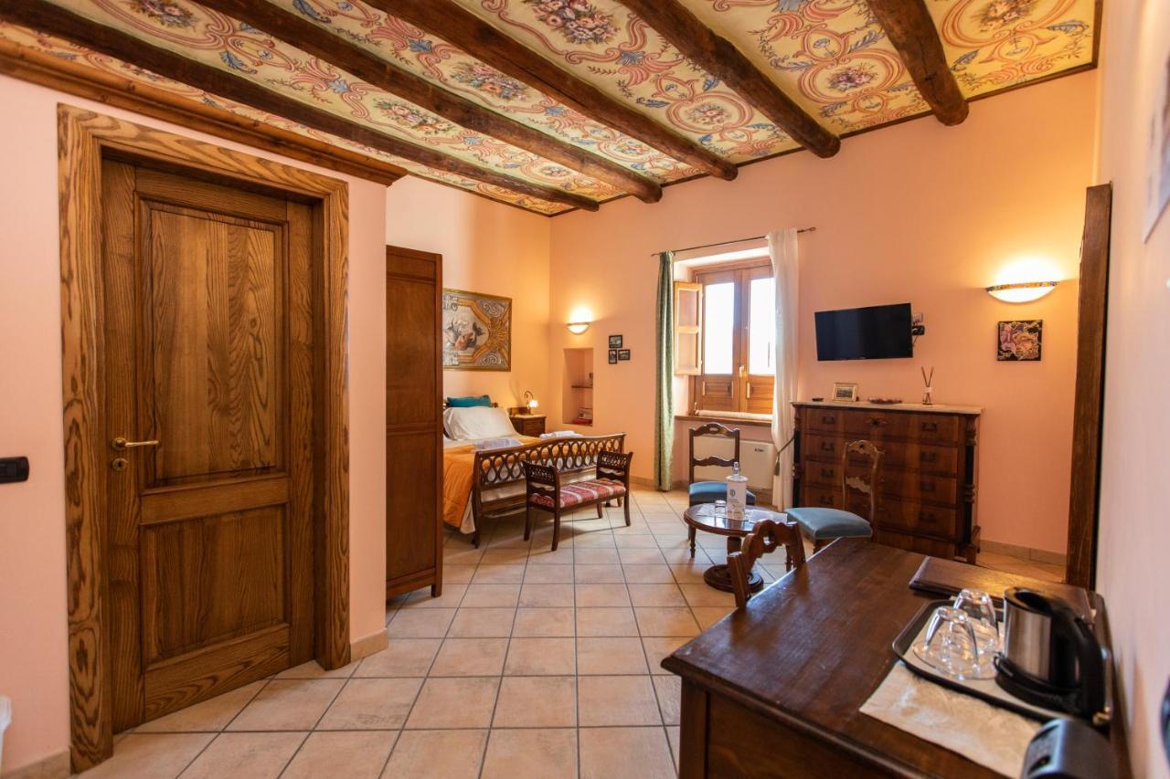 ホテル Palazzo Lauritano アジェーロラ エクステリア 写真