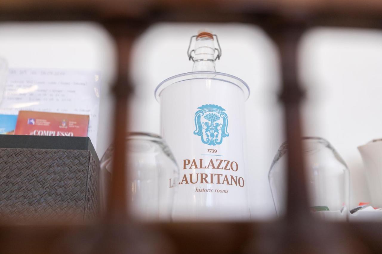 ホテル Palazzo Lauritano アジェーロラ エクステリア 写真
